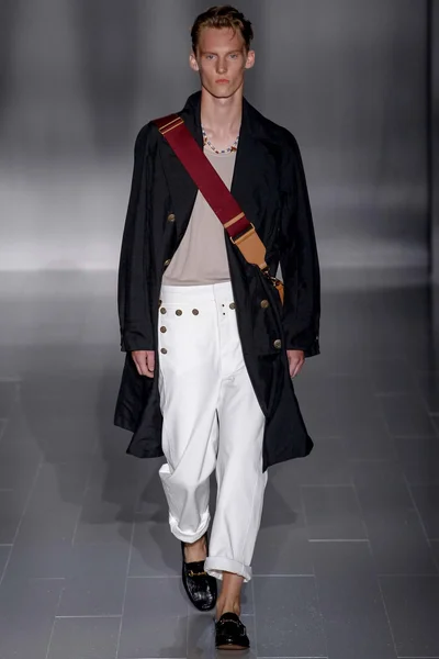 Look 23